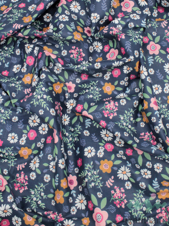 K4119 Сатин «Цветочная поляна на синем»