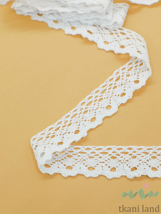 KR0073_n Кружево хлопоковое вязаное цвет Теплый белый шир. 3 см