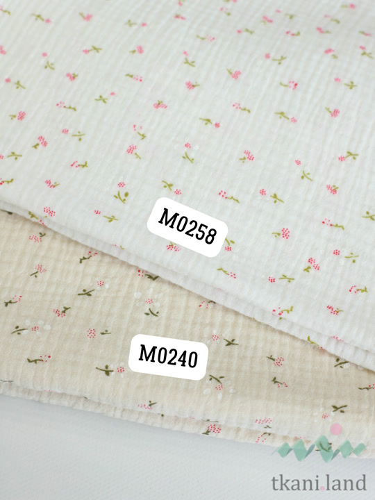 M0240 Муслин двухслойный «Мелкий цветочный принт на молочном»